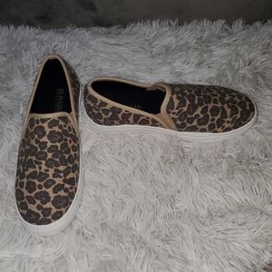 Leopard print casual shoes